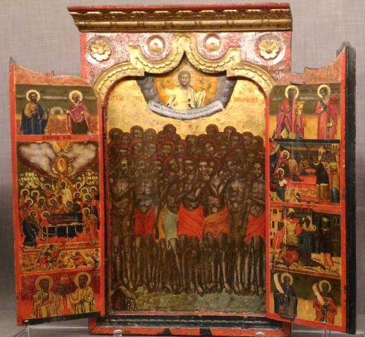 No 11: Ξυλόγλυπτο επιχρυσωμένο τρίπτυχο, που εικονίζει: στο κέντρο τους Αγίους Τεσσαράκοντα Μάρτυρες, στο αριστερό φύλλο την Κοίμηση της Θεοτόκου, τους πρωτοκορυφαίους Αποστόλους Πέτρο και Παύλο, και τους προπάτορες Ιωακείμ και Άννα, και στο δεξιό φύ