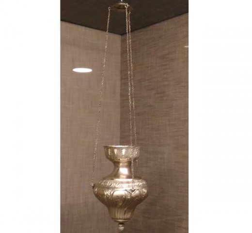 No 21: Αργυρό κανδήλι με  διάτρητο φυτικό διάκοσμο, 19ος αι. ----- Silver oil-lamp with pierced floral decoration, 19th c.